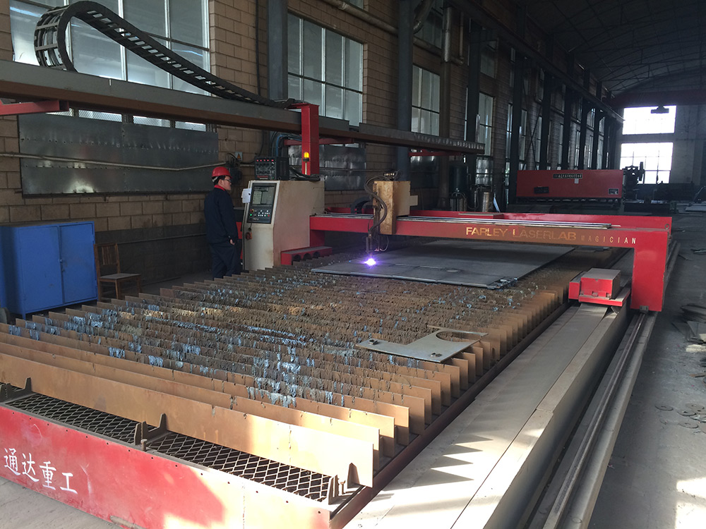 通達重工金加工車間03