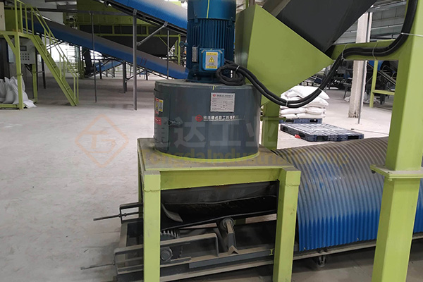 復合肥料生產線籠式粉碎機