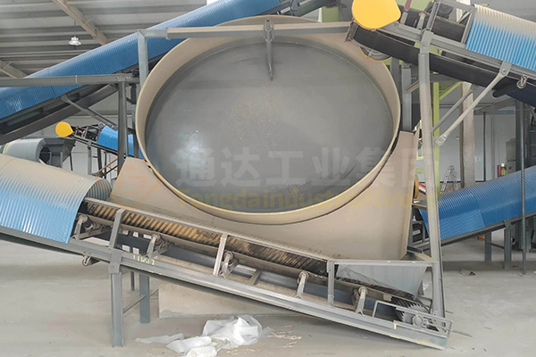 有機肥圓盤造粒機在歷史中很長一段時間內，球形顆粒造粒的主要設備，直到新型有機肥造粒機和攪齒等的出現，才逐漸在肥料加工生產線設備中利用率降低。